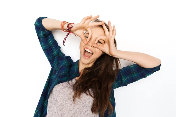Glücklich Teenager Mädchen machen Gesicht und Spaß haben — Stockfoto