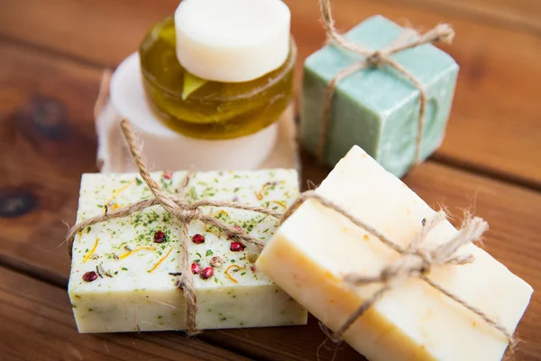 Close up of handmade soap bars on wood — Stock Photo, Image