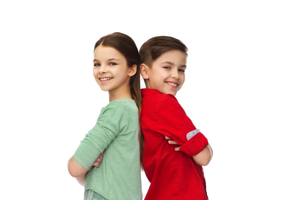Gelukkig jongen en meisje staan samen — Stockfoto