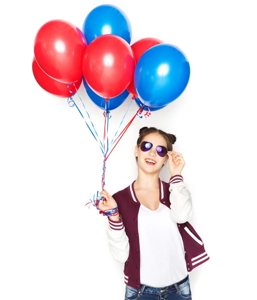 快乐少女用氦气球 — 图库照片