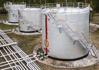 eski petrol depolama tankları