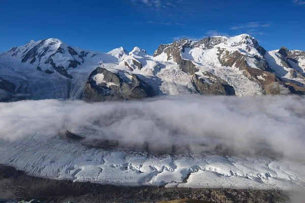 Gornergletscher y montañas — Foto de Stock