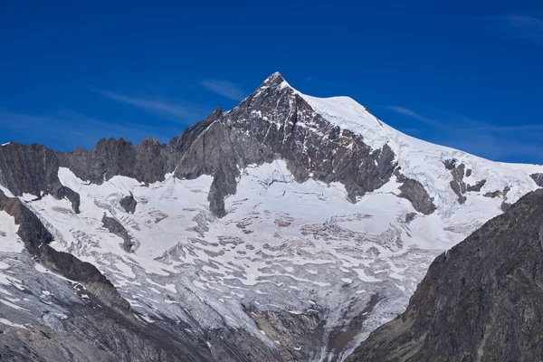 Aletschhorn boven Aletsch galcier — Stockfoto