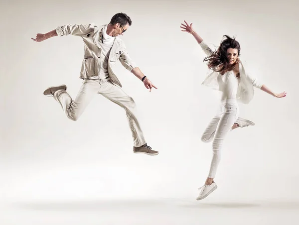 Deux Danseurs Talentueux Séduisants Perforent Spectacle Danse — Photo