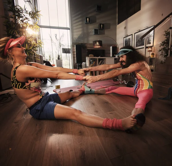 Sporty Hipster Couple Home Training — Stock Photo, Image