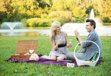 Çiftler yıldönümlerini kutluyor