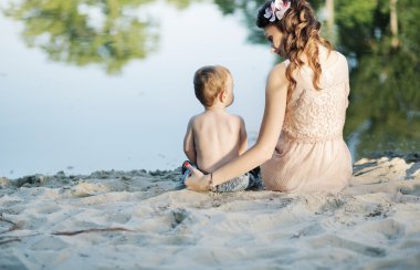 Sonra güzel oğlunu arayan anne