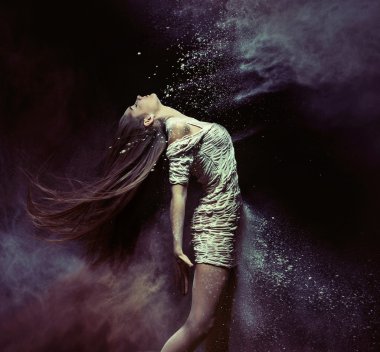 Genç bale dansçı ile toz