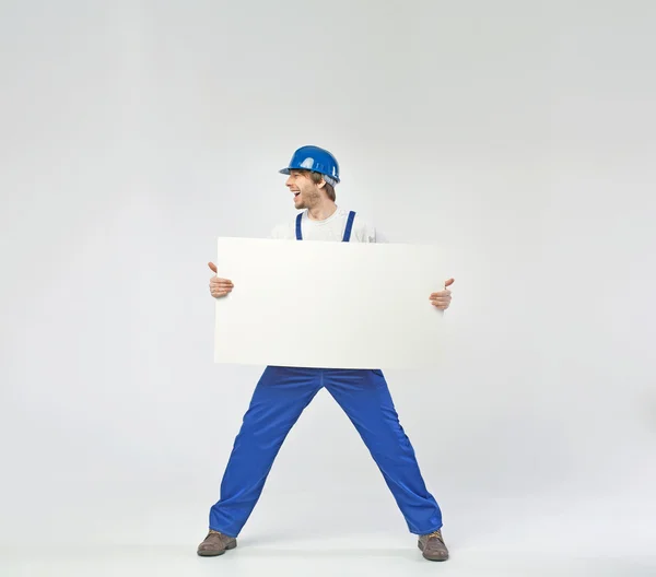 Retrato de um jovem construtor bonito — Fotografia de Stock