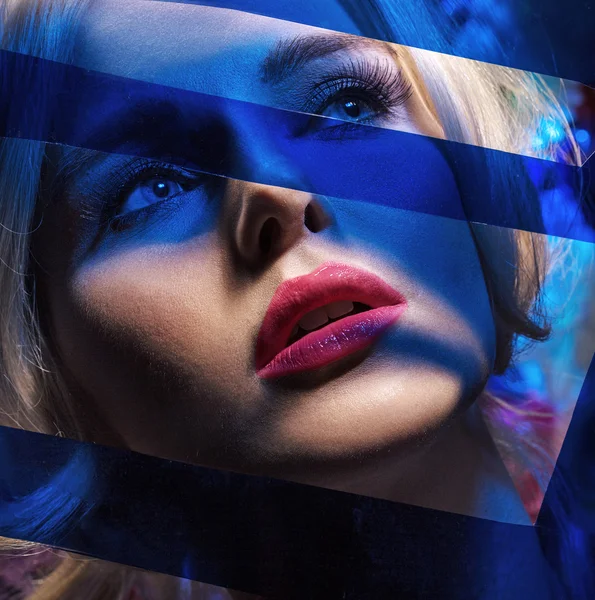Retrato de tema azul de uma mulher — Fotografia de Stock