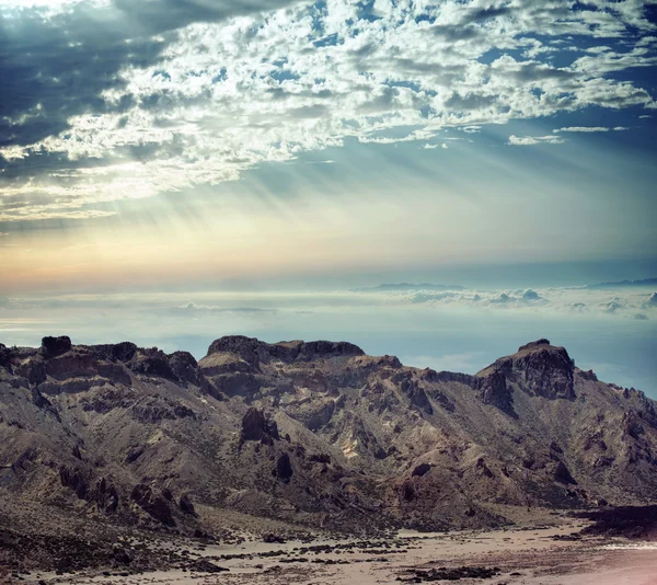 Vackert bergslandskap på morgonen — Stockfoto