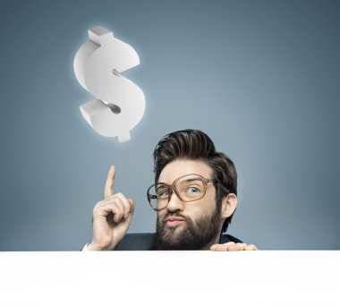 Genç zeki işadamı para toplama