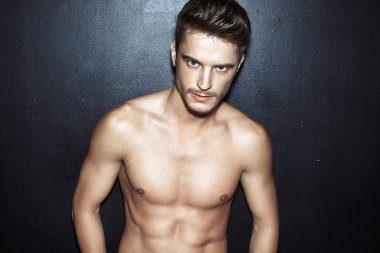 Kas genç bir adam portresi