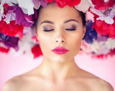 Çiçek perisi mükemmel temiz ten rengi ile