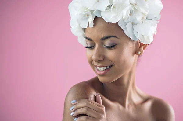 Portrait of a sensual mulatto girl — Stock Photo, Image