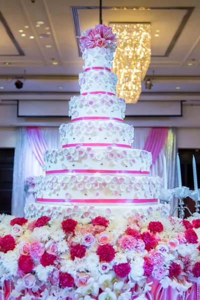 Düğün pastası süslemeleri