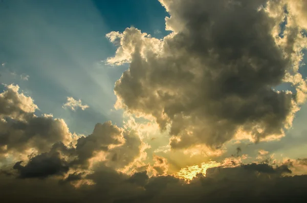 Nice dramatic sunset sky with clouds — Stock Photo, Image