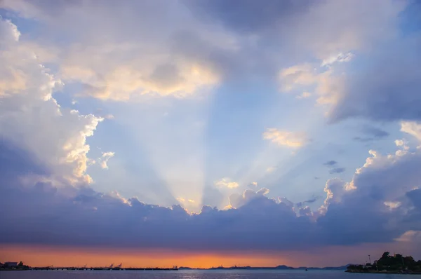 Niza puesta de sol cielo en el mar, Tailandia —  Fotos de Stock