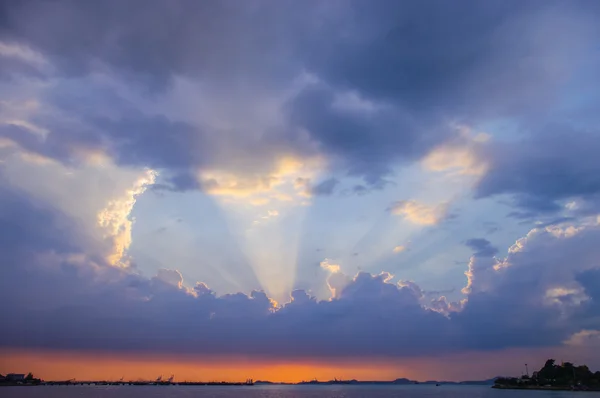 Niza puesta de sol cielo en el mar, Tailandia —  Fotos de Stock