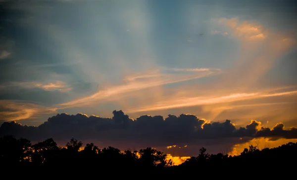 Bel raggio di sole all'ora del tramonto — Foto Stock