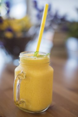 Mango juce smoothy içecekler