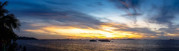 Chonburi Thaïlande Nov Vue Panoramique Ferry Amarré Mer Avec Fond — Photo