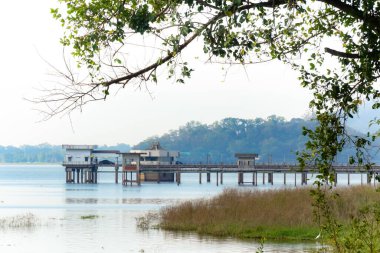 CHONBURI, THAILAND - 5 Ocak 2021 tarihinde Bang Phra pompalama istasyonu Bang Phra, Sriracha, Chonburi, Tayland