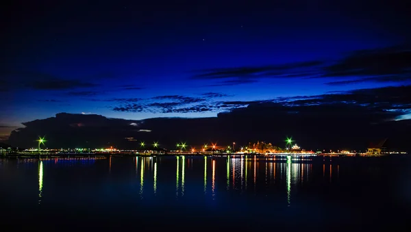 Night scene of Koh Loi, Sriracha, Chonburi, Thailand — Stock Photo, Image