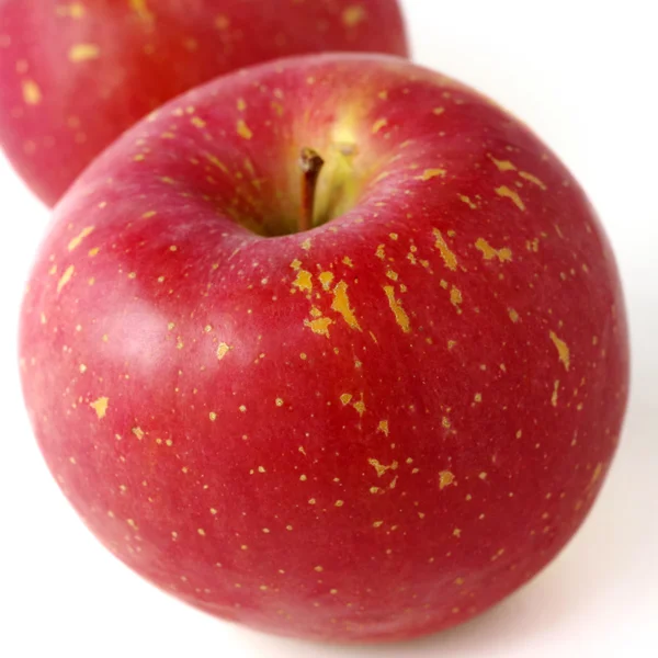 Frischer japanischer Apfel isoliert — Stockfoto