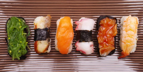 Sushi nigiri, Cocina japonesa —  Fotos de Stock