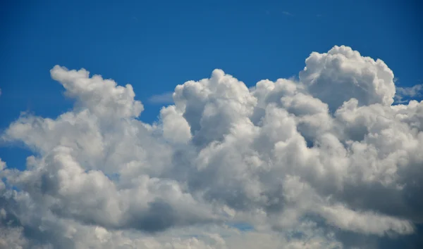 Chmura na niebie — Zdjęcie stockowe