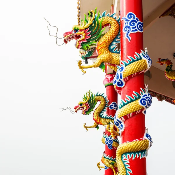 Estilo chinês de dragão decorar na coluna — Fotografia de Stock