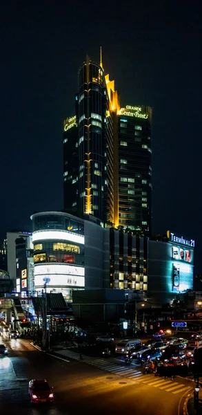 Bangkok, Tayland - 28 Mart: Terminal geceleri binasında 21 — Stok fotoğraf