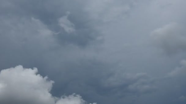 Lapso de tempo de nuvens de chuva em movimento — Vídeo de Stock