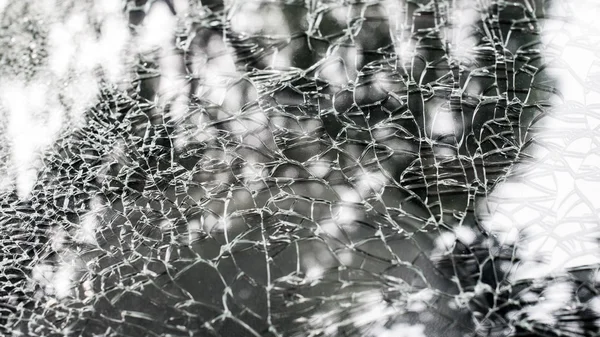 Поврежденное стекло — стоковое фото
