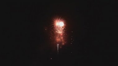 # Gökyüzünü ışık havai fişek