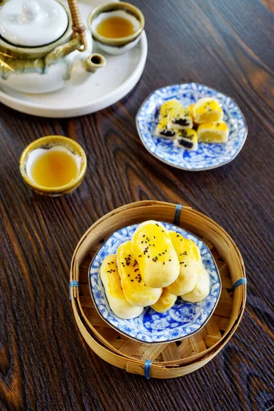 Çin hamur tatlısı (taze sütlü ay çöreği) çay, Çin kültürü tatlı