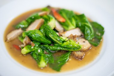 gevrek domuz eti ile kızarmış kale