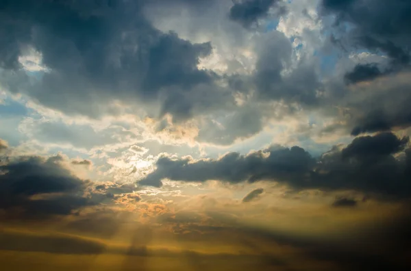 Soleil avec nuages — Photo