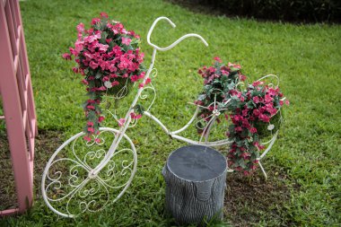 Tatlı çiçek Bisiklet Bahçe süslemeleri