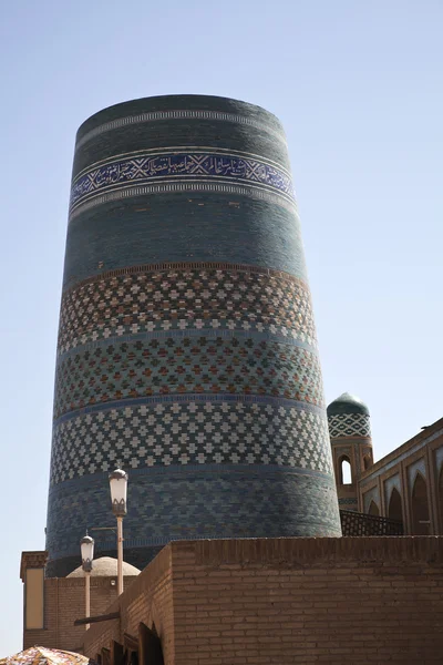 Uzbekitan, nekompletní minaret — Stock fotografie