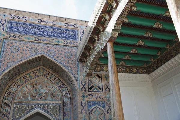 Decorated Madrassa in Uzbekistan — Stock Photo, Image