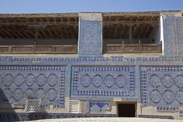Oude madrassa in Oezbekistan — Stockfoto