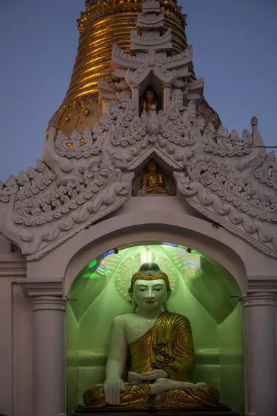 Myanmar Stupa gün batımında — Stok fotoğraf