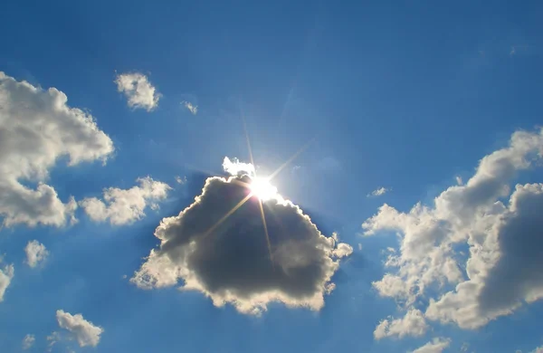 Cloudsclosed bir güneş
