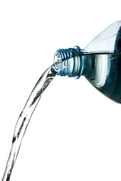 Plastic fles stromende water — Stockfoto