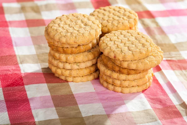 Round cookies on a table — Stock Photo, Image