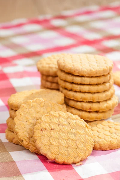 Round cookies on a table — Stock Photo, Image