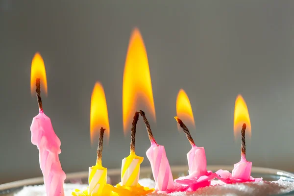Sechs brennende Kerzen — Stockfoto