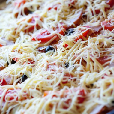 Peynirli pizza yakın çekim 